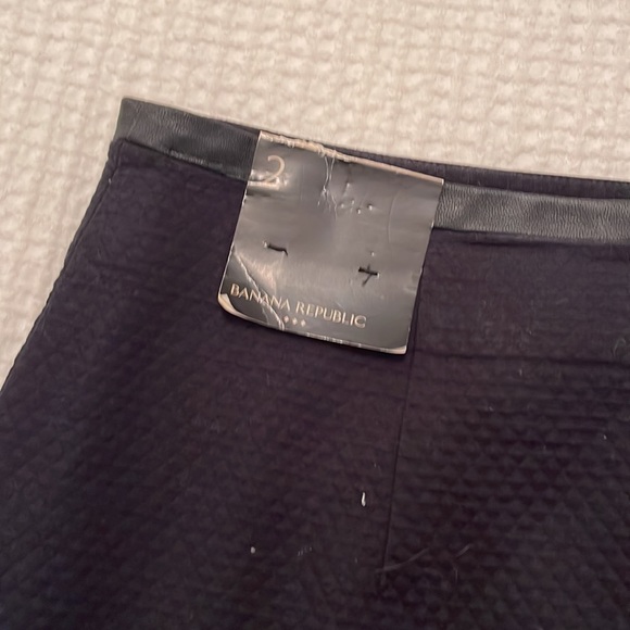 Banana Republic mini quilted skirt - Picture 3 of 4